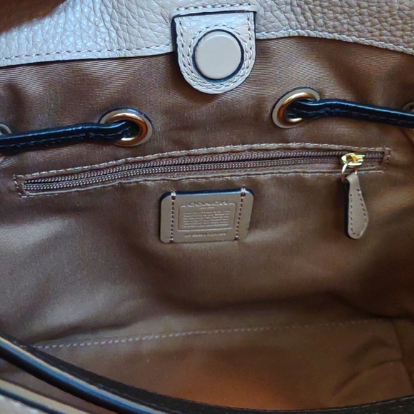 Coach Convertible Strap Tan Shoulder Bag. - Picture 7 of 14